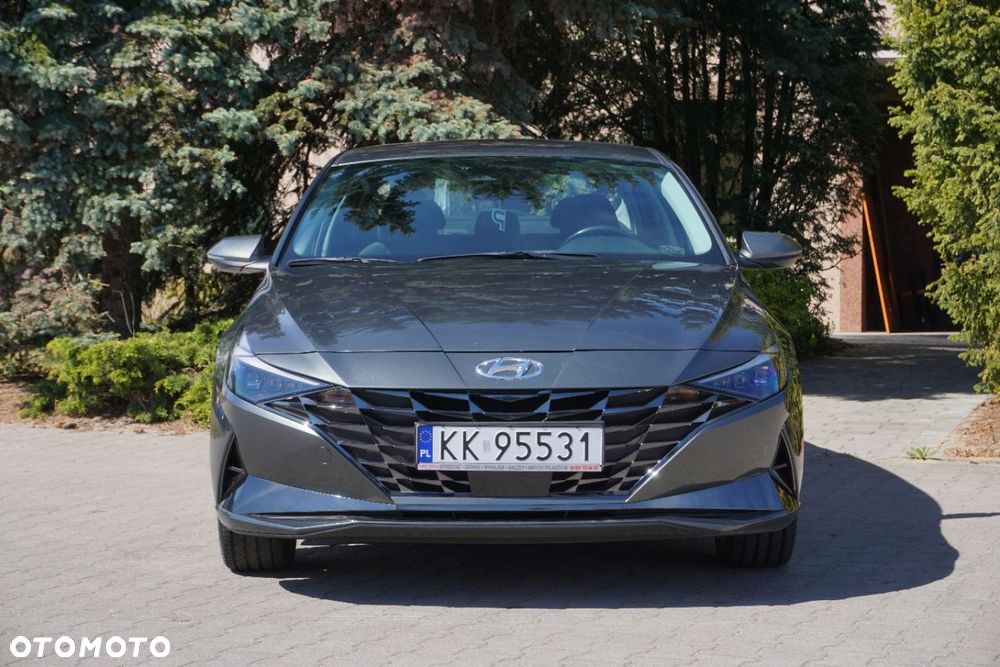 Hyundai Elantra - 3