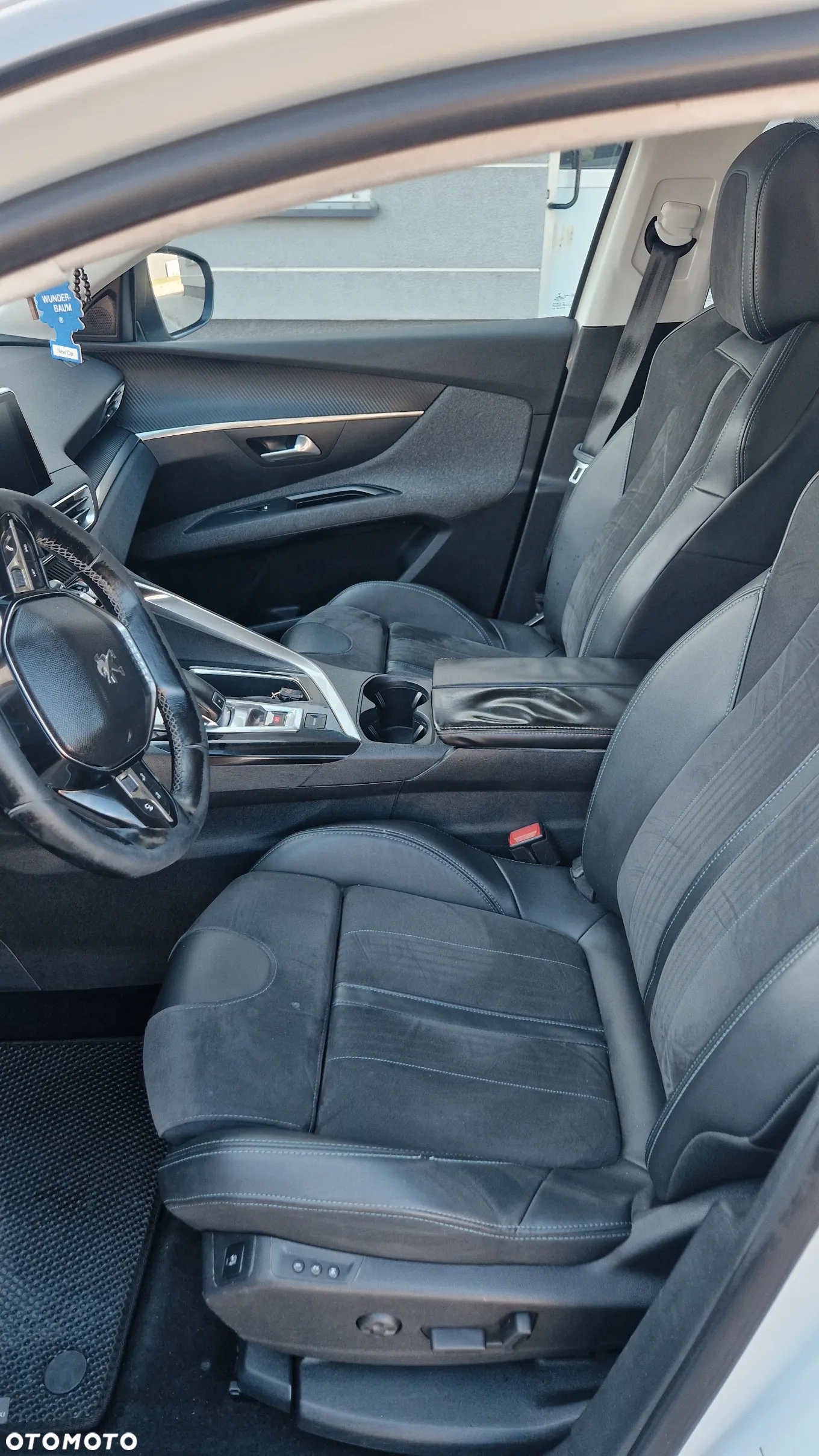 Peugeot 5008 1.6 THP Allure S&S EAT6 - 17