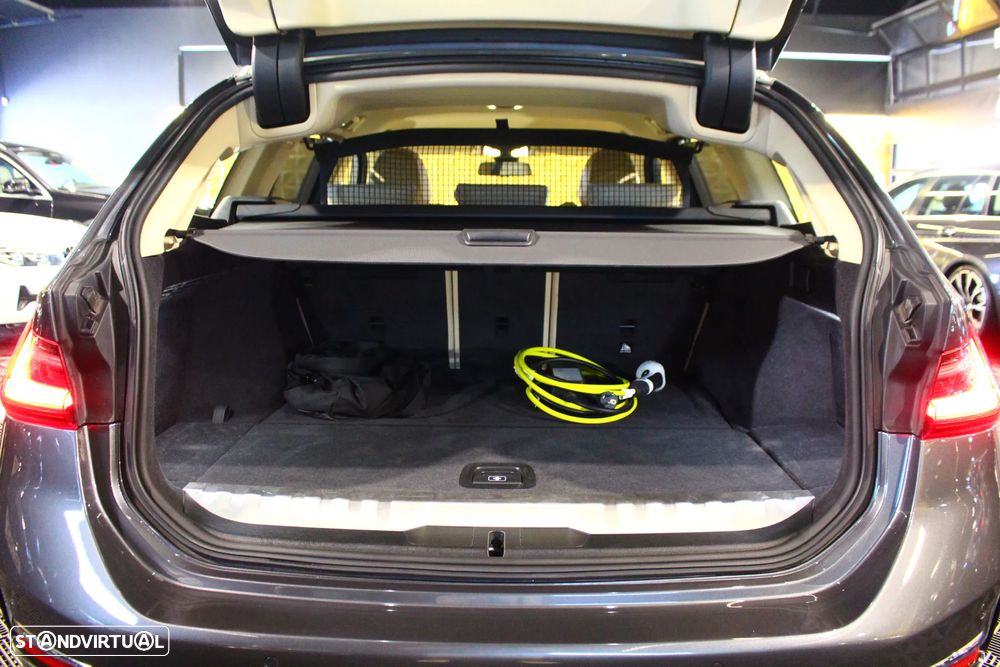 BMW 320 e Line Luxury Auto - 25