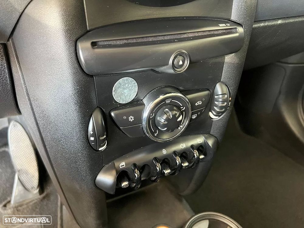 MINI 3 Portas One D - 13