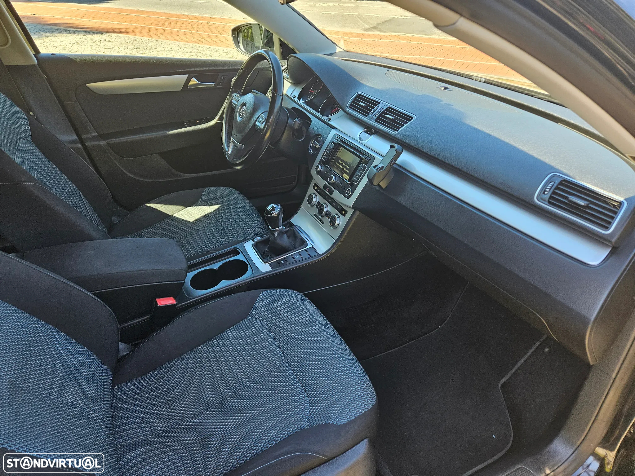 VW Passat 1.6 TDI BlueMotion Comfortline - 20