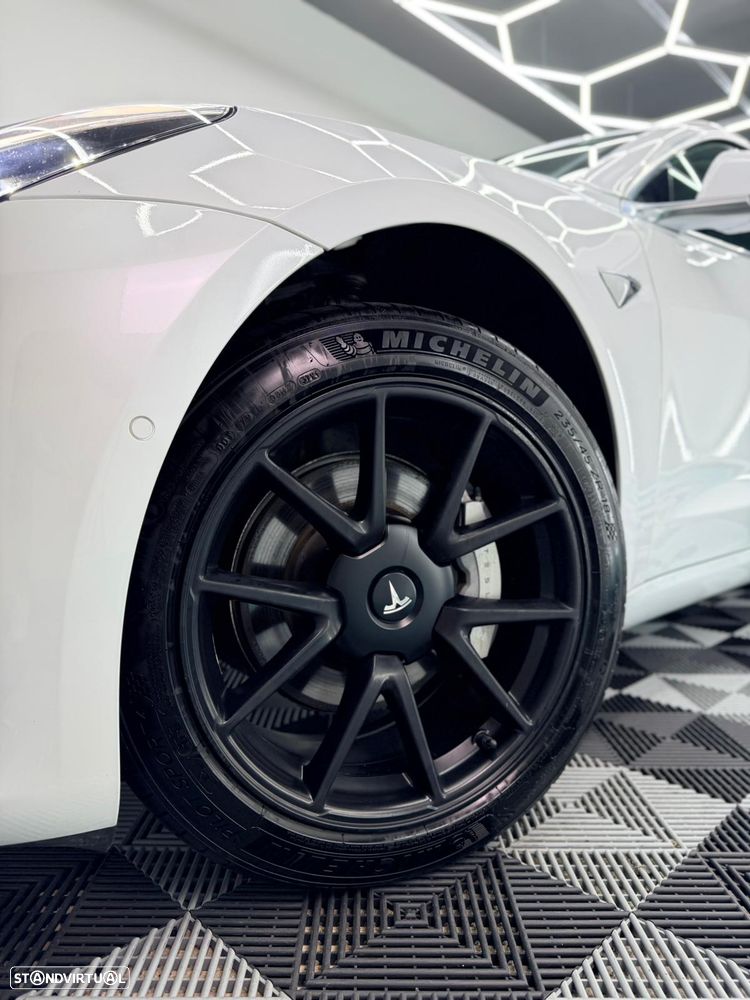 Tesla Model 3 Standard RWD Plus - 4