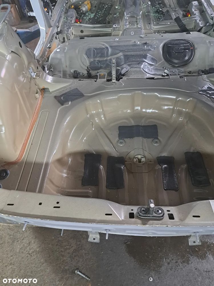 Volkswagen Golf VIII Hatchback pas tylny wanna - 3