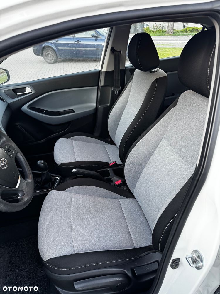 Hyundai i20 1.2 Comfort - 11