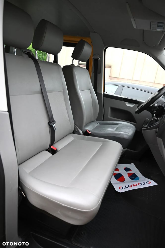 Volkswagen Transporter - 18