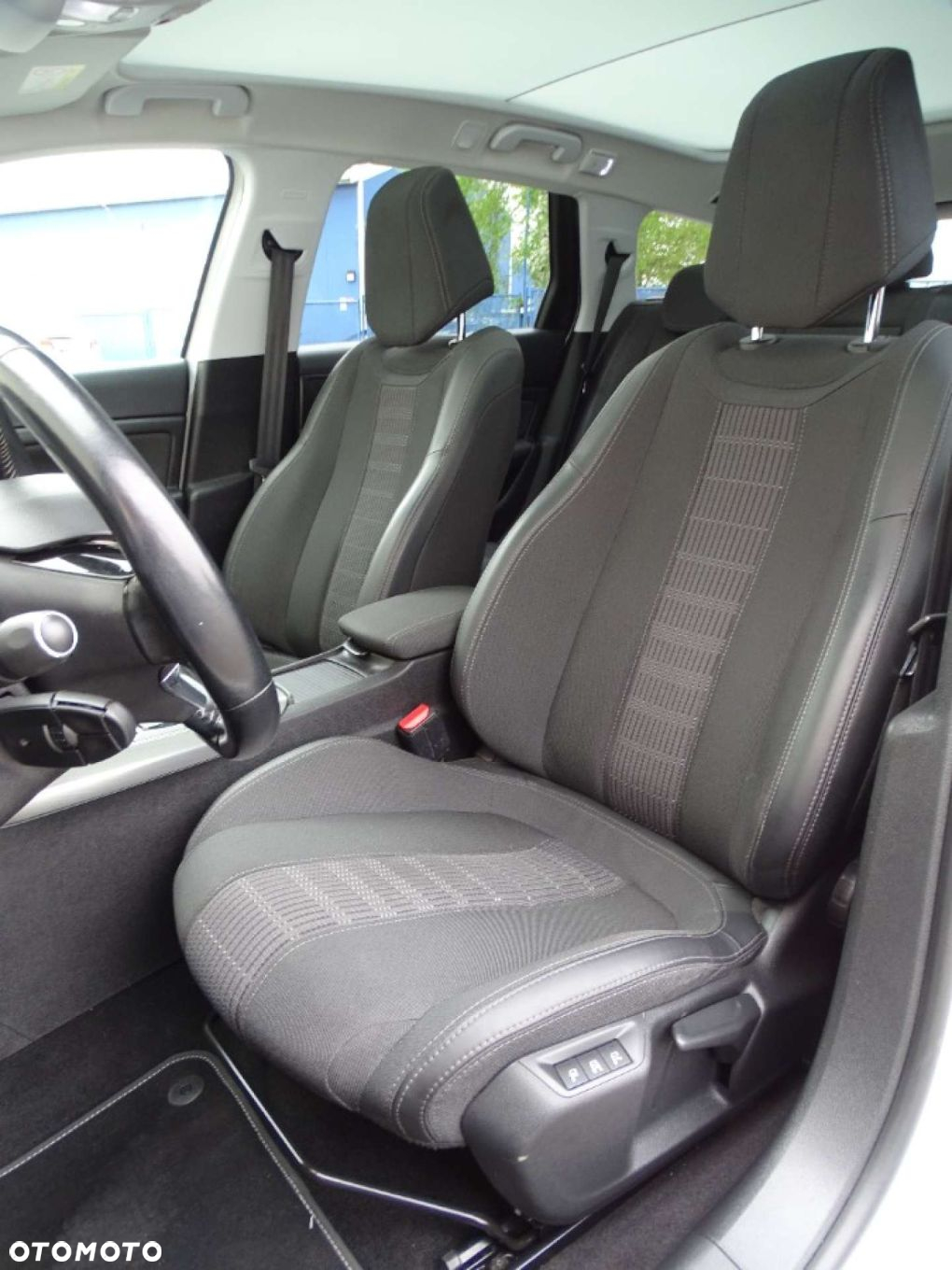 Peugeot 308 - 8