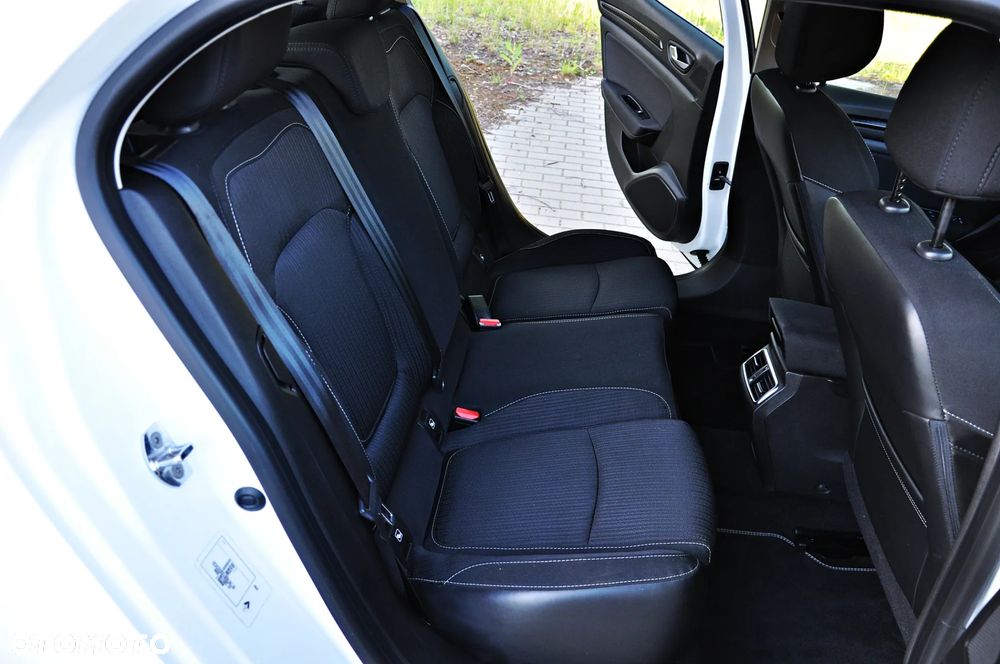 Renault Megane ENERGY TCe 100 EXPERIENCE - 22
