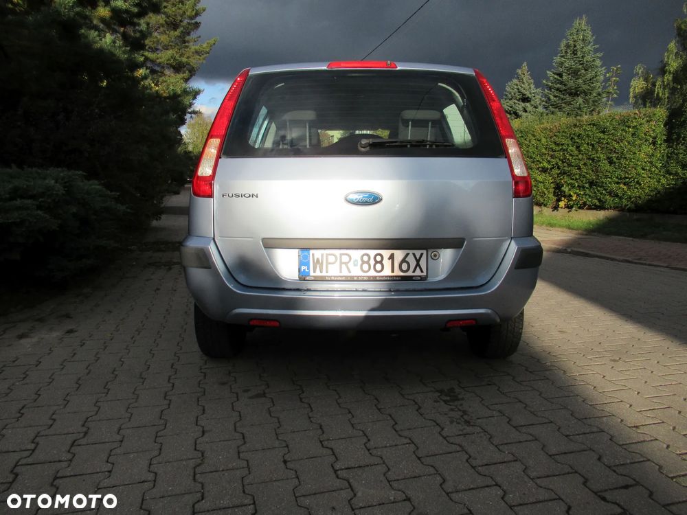 Ford Fusion 1.4 + - 6