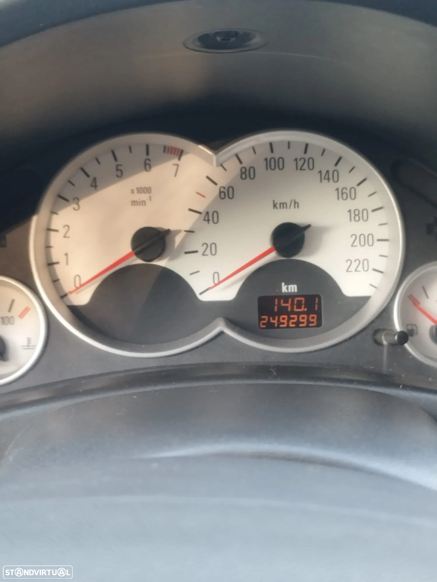 Opel Corsa 1.2 16V Enjoy - 12