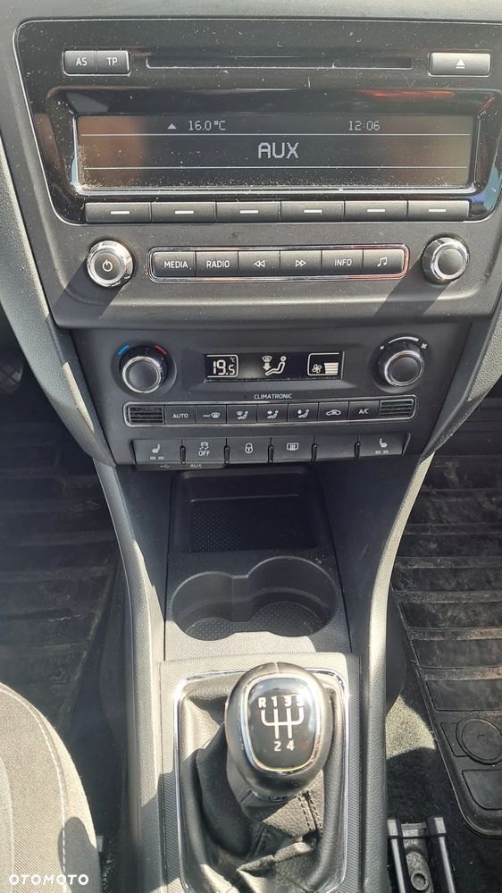 Skoda RAPID 1.6 TDI Ambition - 15