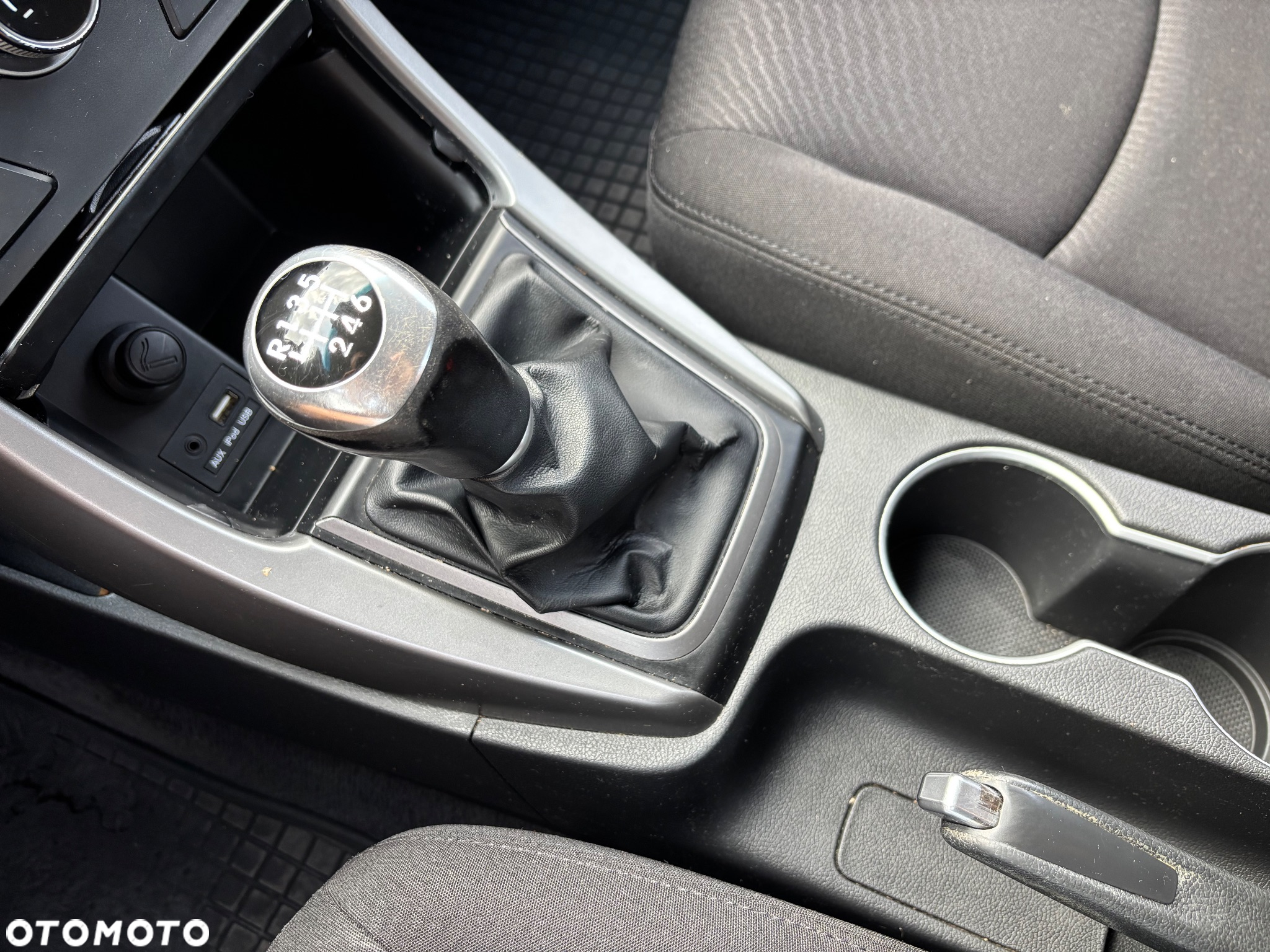 Hyundai Elantra 1.6 Comfort - 29