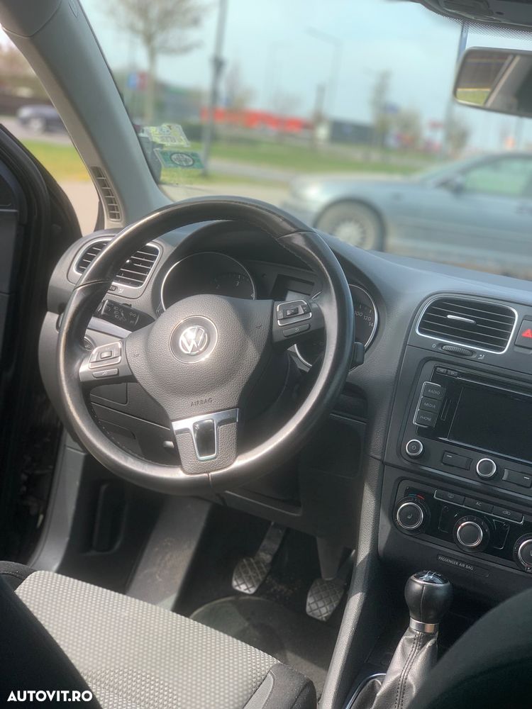 Volkswagen Golf 1.6 TDI DPF BlueMotion - 26