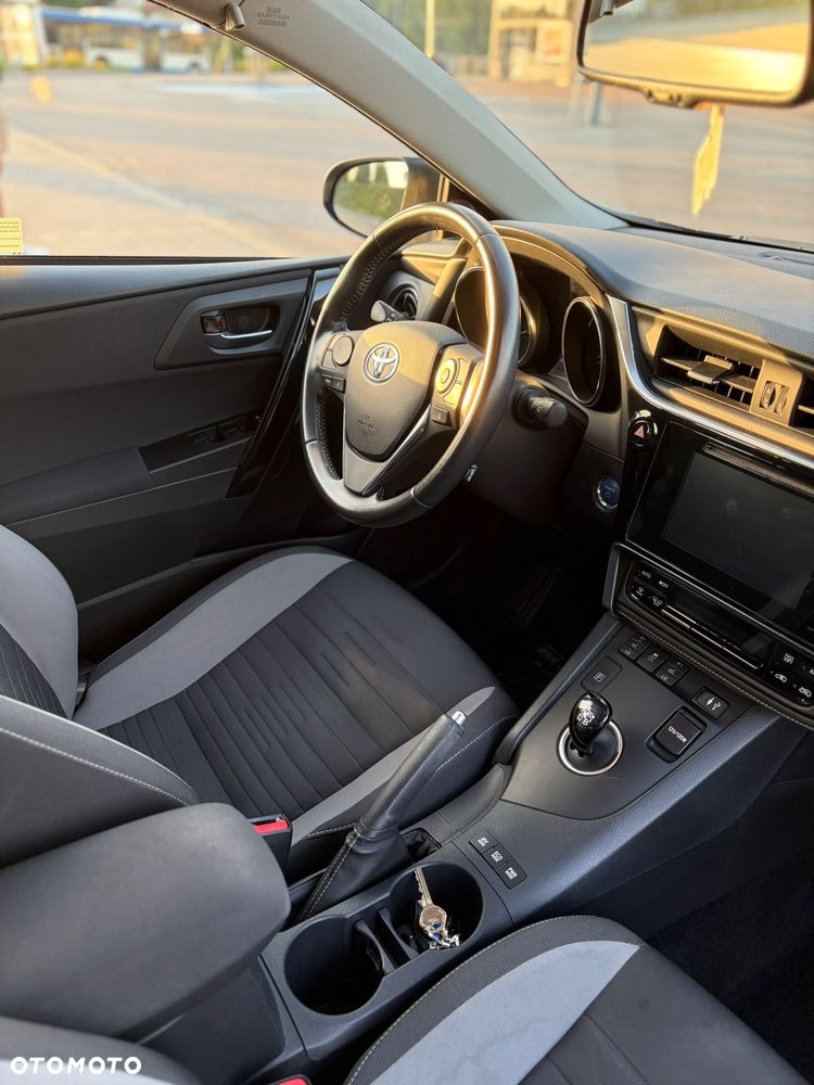 Toyota Auris Hybrid 135 Prestige - 15