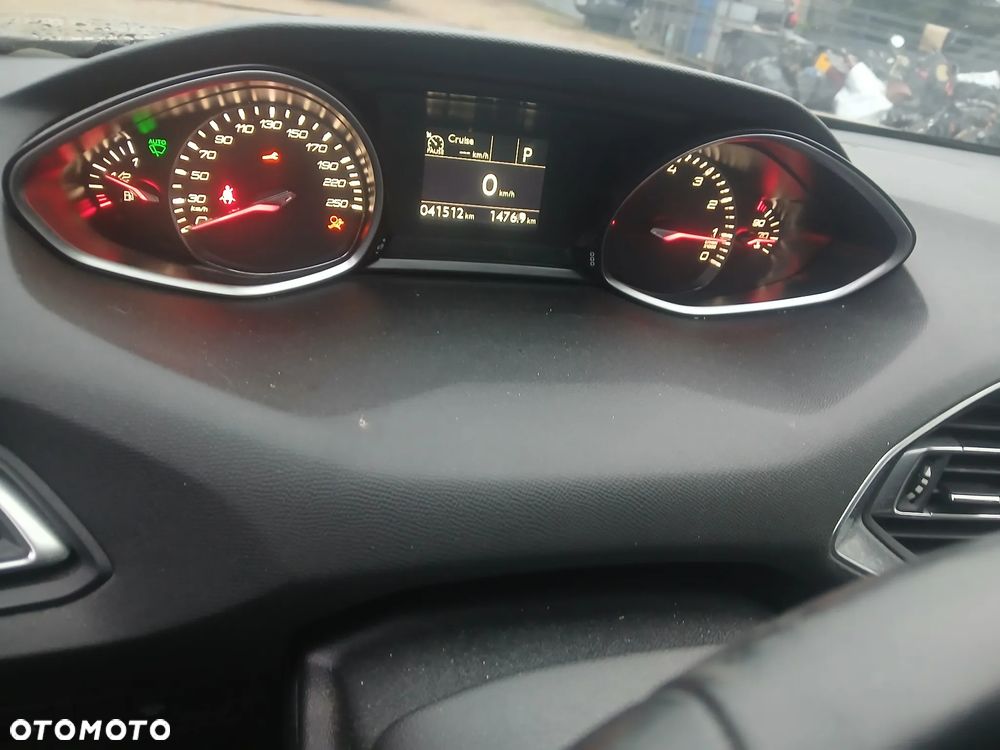 Peugeot 308 1.2 PureTech Allure S&S EAT6 - 7