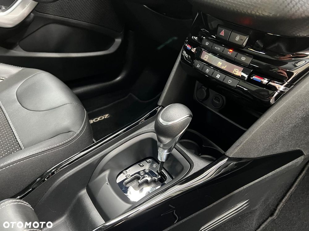 Peugeot 2008 PureTech 130 Stop&Start EAT6 Black Edition - 24
