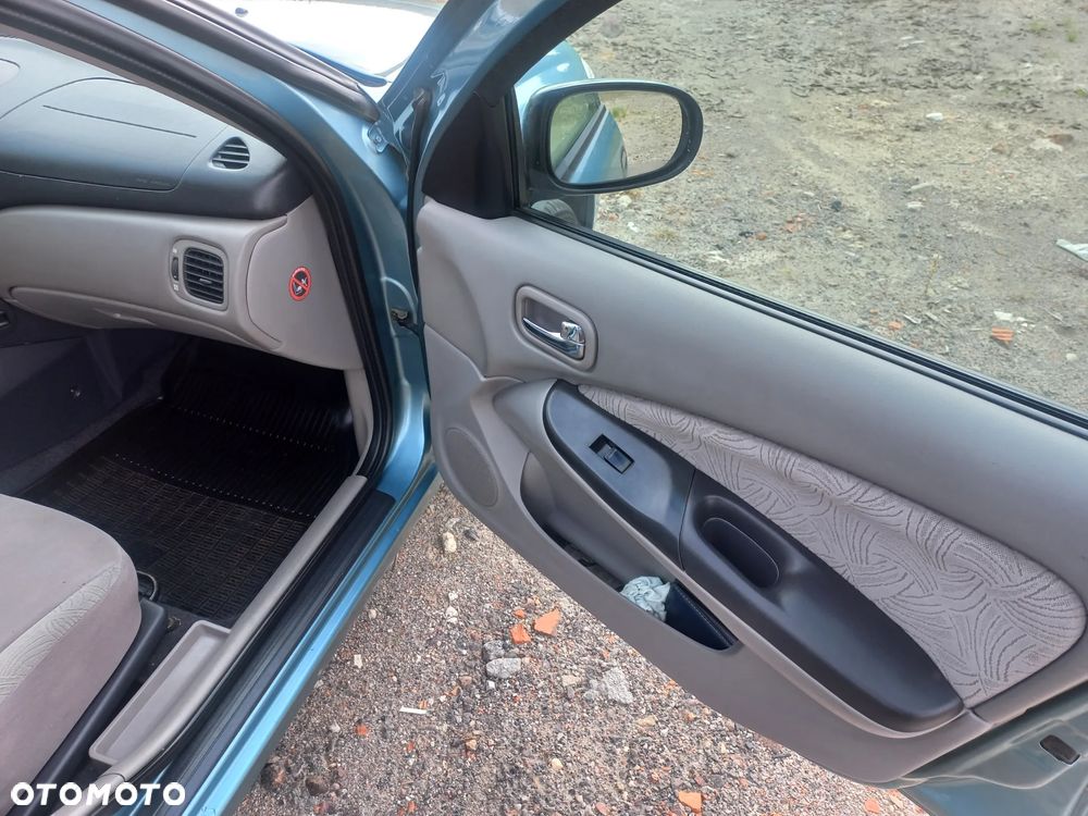 Nissan Almera - 19