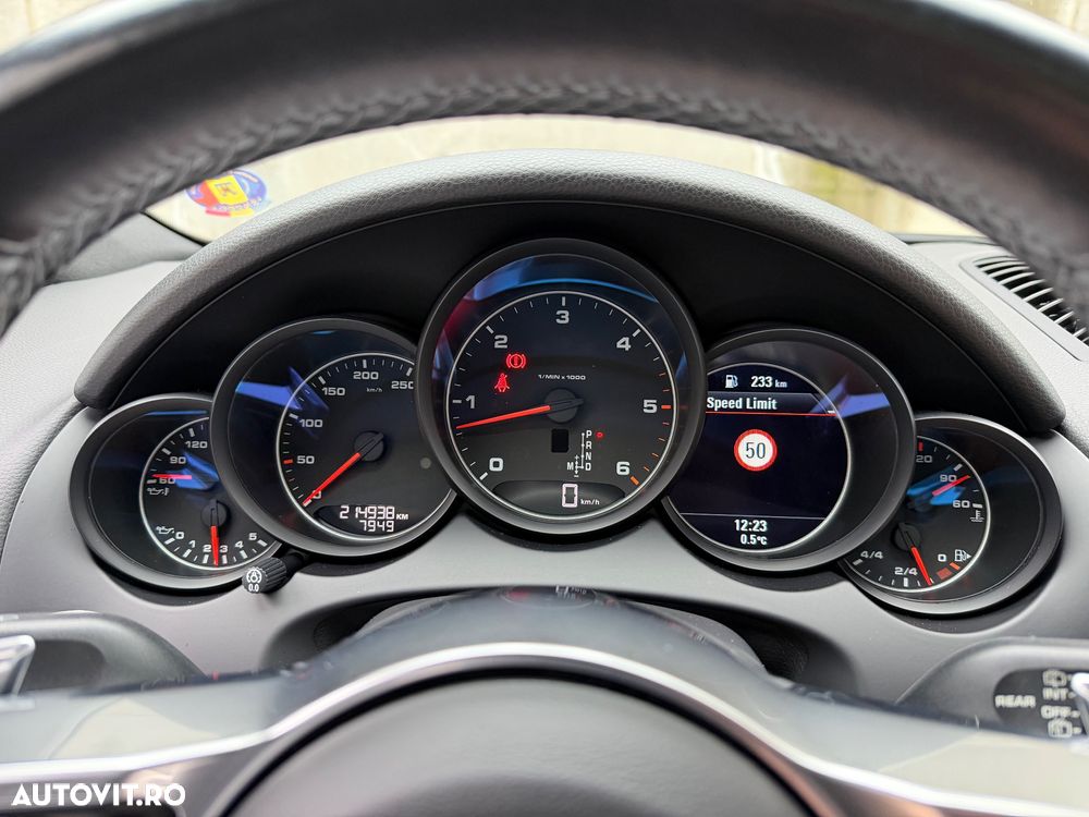 Porsche Cayenne Diesel Platinum Edition - 27