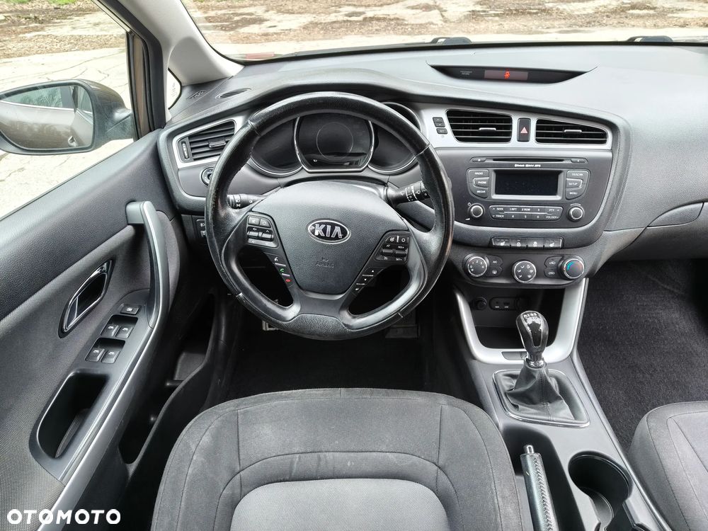 Kia Ceed - 31