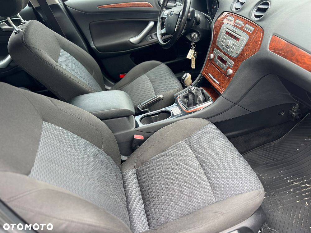 Ford Mondeo - 15