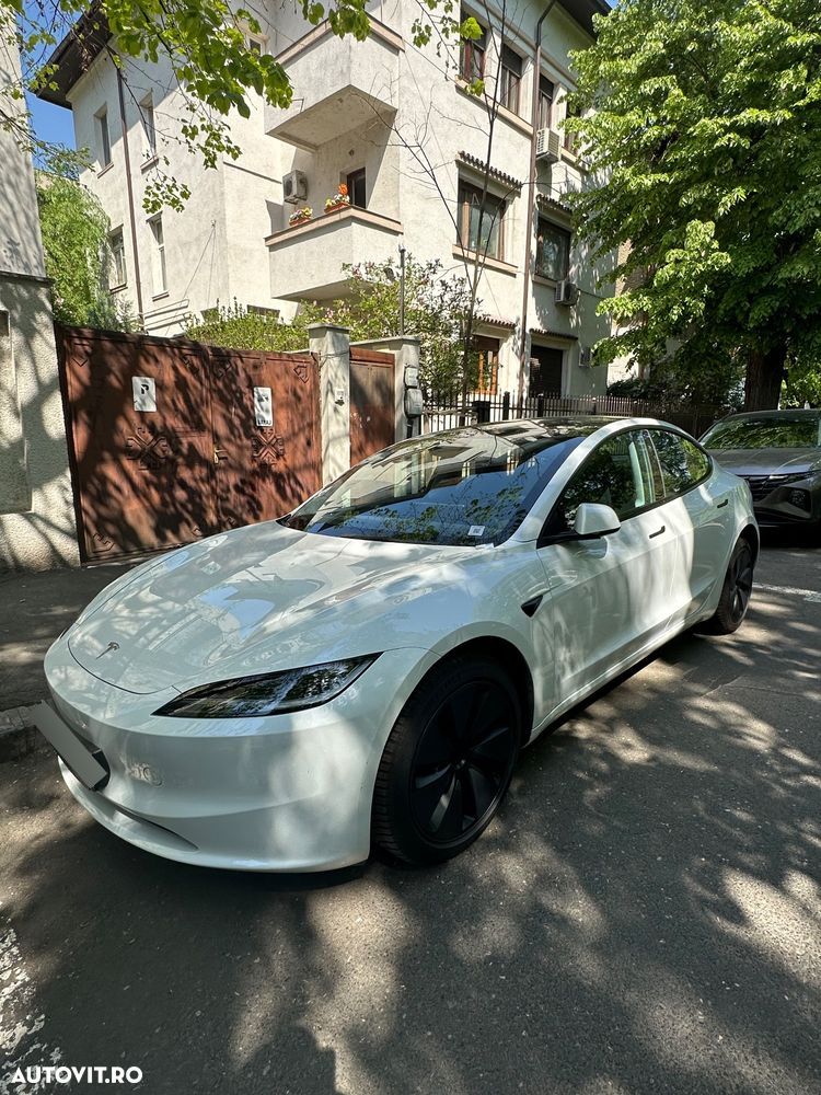 Tesla Model 3 Long Range - 4