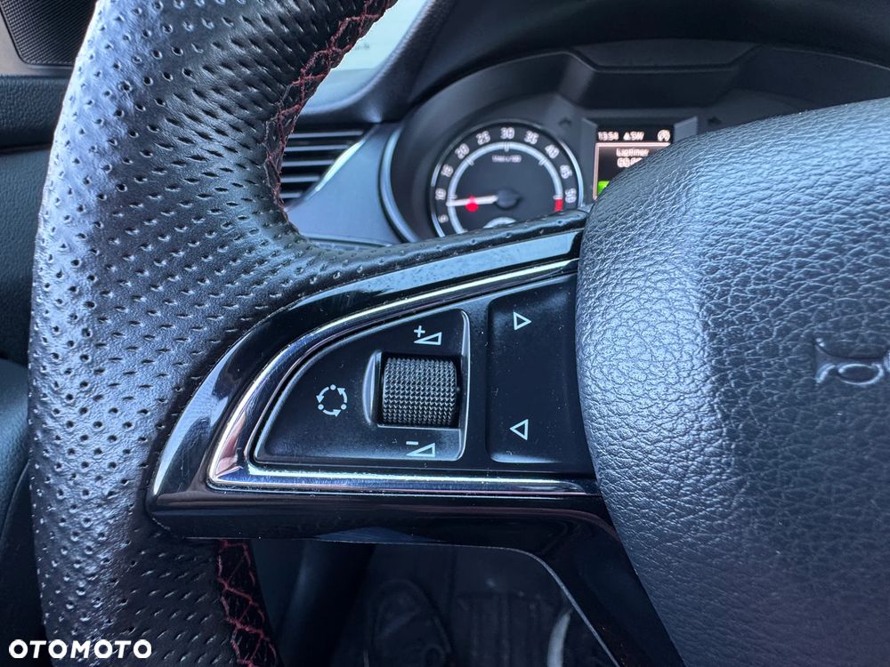 Skoda Octavia 2.0 TDI RS - 28