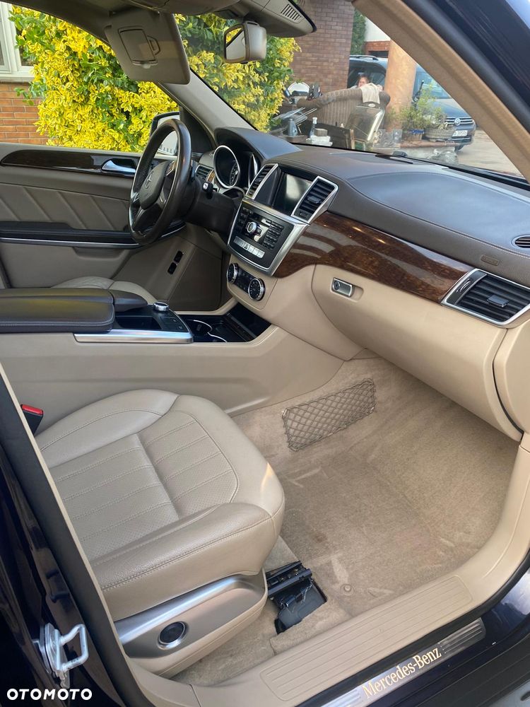 Mercedes-Benz GL 450 - 11