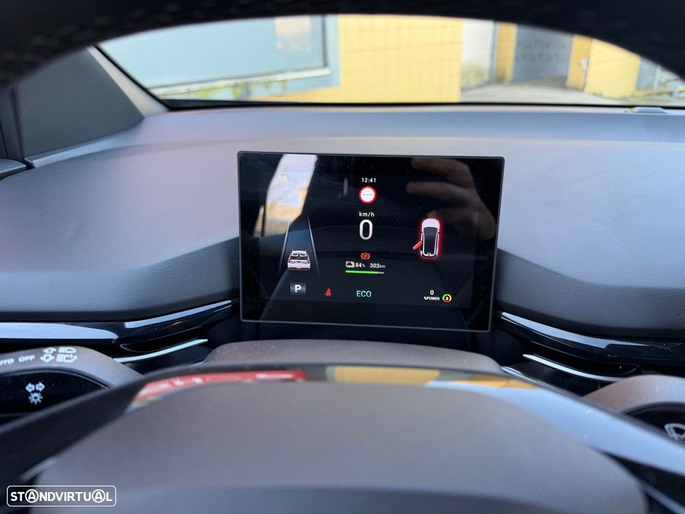 MG MG4 64 kWh Luxury - 34