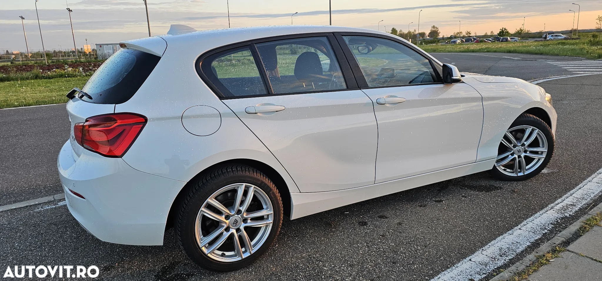 BMW Seria 1 118i - 6