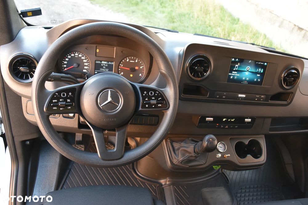 Mercedes-Benz Sprinter - 7