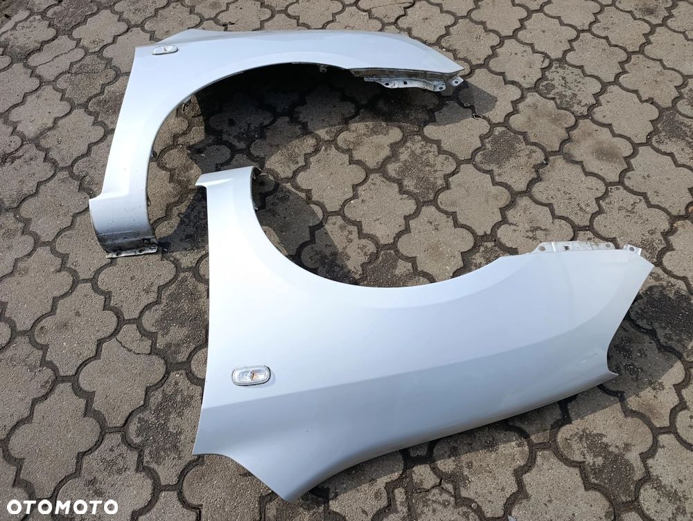 Carens III błotnik błotnik przedni przód stan bdb bez malowania kolor U2 you two KIA - 3