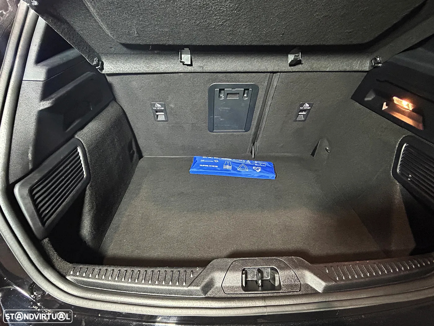 Ford Focus 1.0 EcoBoost MHEV ST-Line X Aut. - 42