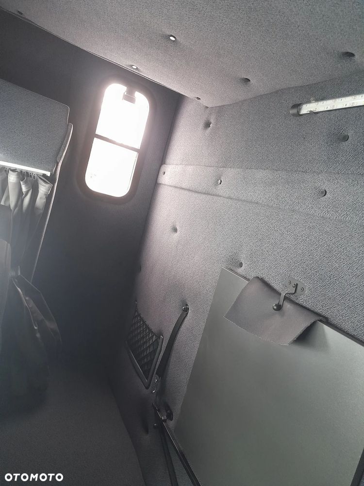 Iveco DAILY 70C18 72C18 --NOWY-- dmc 7,2T 180Koni MROŹNIA -20+30 ZASILANIE ZEWNETRZNE chłodnia kontener SYPIALNIA  model PRZED liftingiem!!! bez radarów bez wagi!!! POLSKI SALON -- NOWY-- GWARANCJA-- - 14