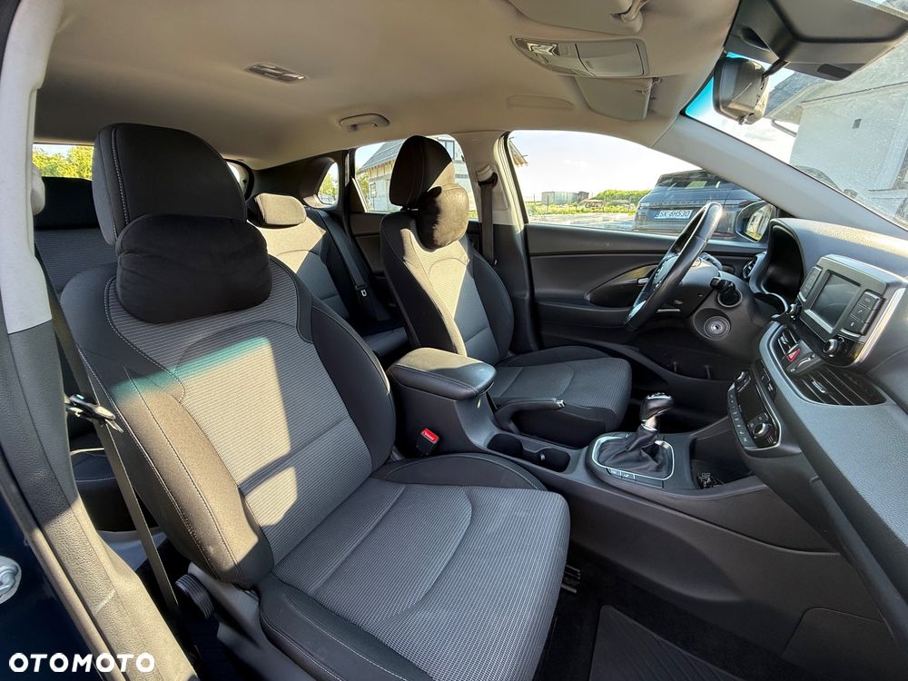 Hyundai i30 1.4 Premiere Comfort - 11