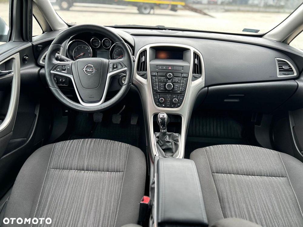 Opel Astra 1.4 T Enjoy - 11