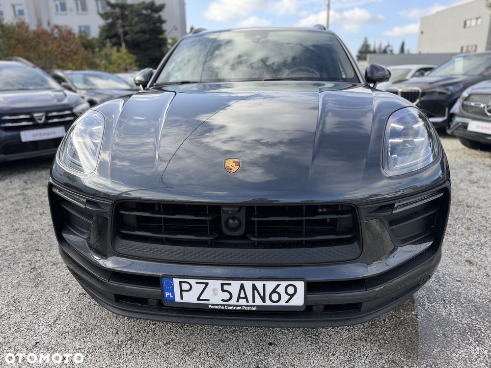 Porsche Macan - 1