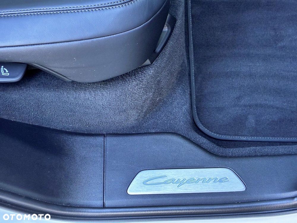 Porsche Cayenne - 39