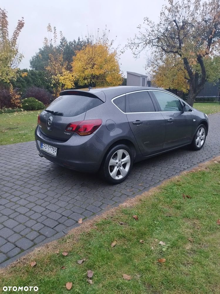 Opel Astra 2010 photo 3