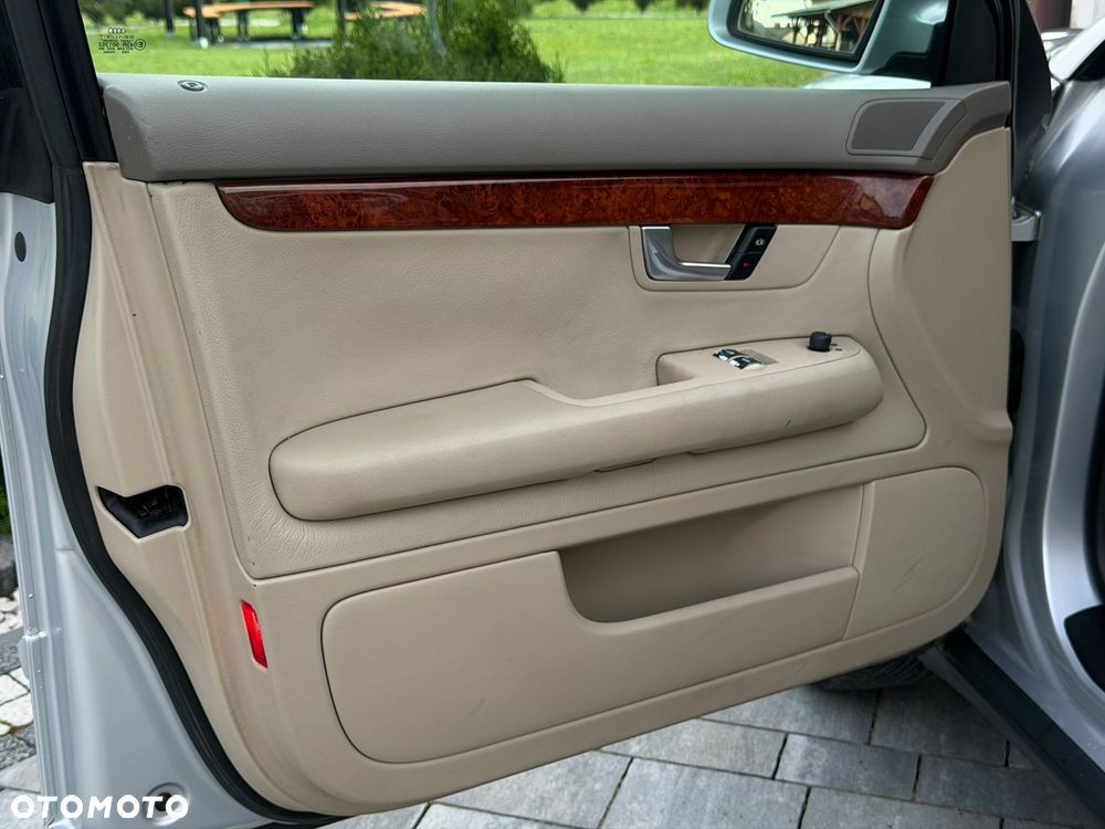 Audi A4 Limousine - 18