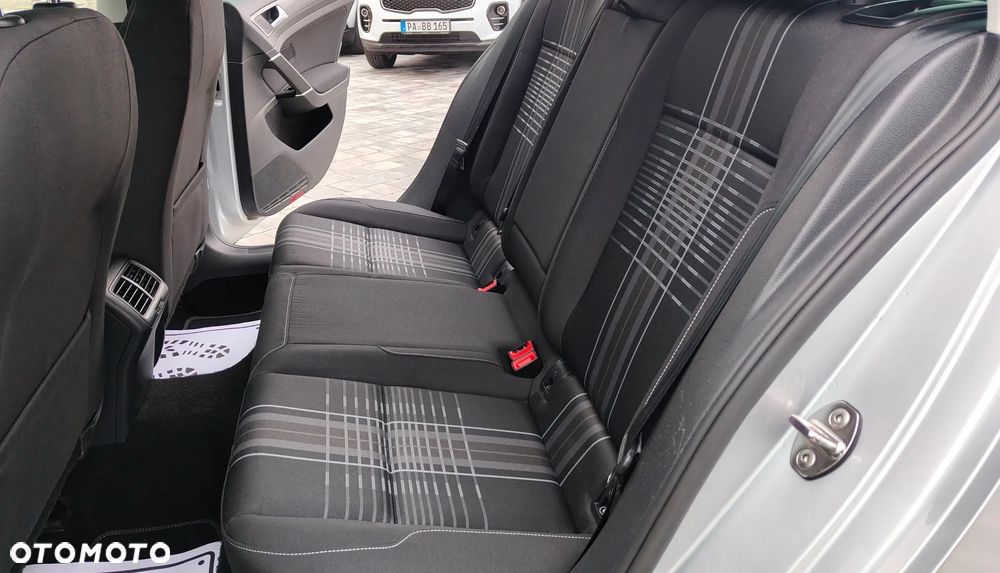 Volkswagen Golf 1.6 TDI BlueMotion Technology DSG Lounge - 30