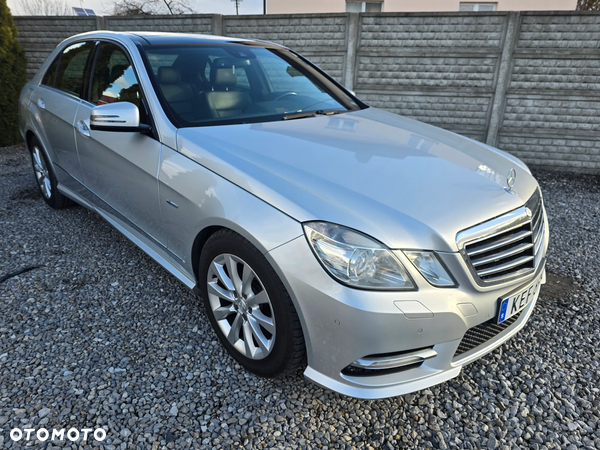 Mercedes-Benz Klasa E 250 CGI BlueEFFICIENCY Automatik Avantgarde