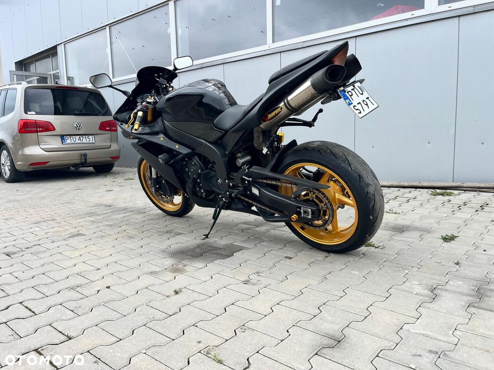 Yamaha R1 - 5