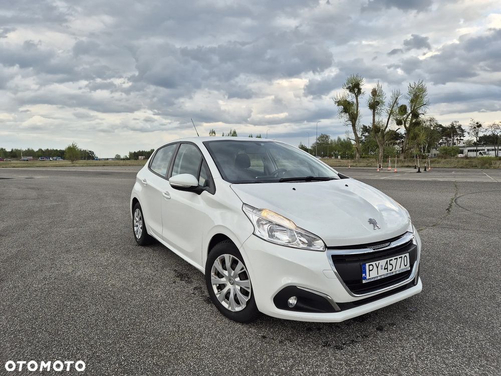 Peugeot 208 - 11