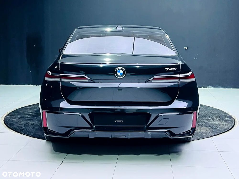 BMW Seria 7 740Li xDrive sport - 3