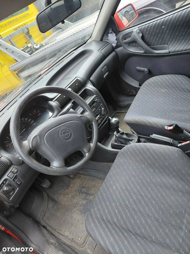 Części z: Opel Astra Rok 1997 Pojemność 1389 Moc 44 kw Benzyna - 6