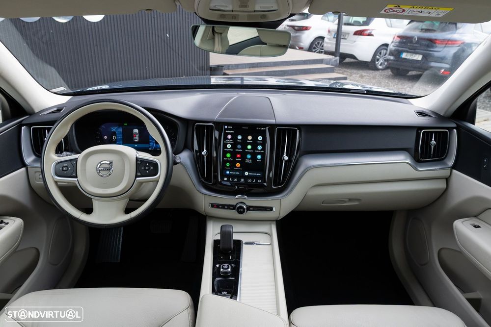 Volvo XC 60 2.0 B4 Momentum - 23