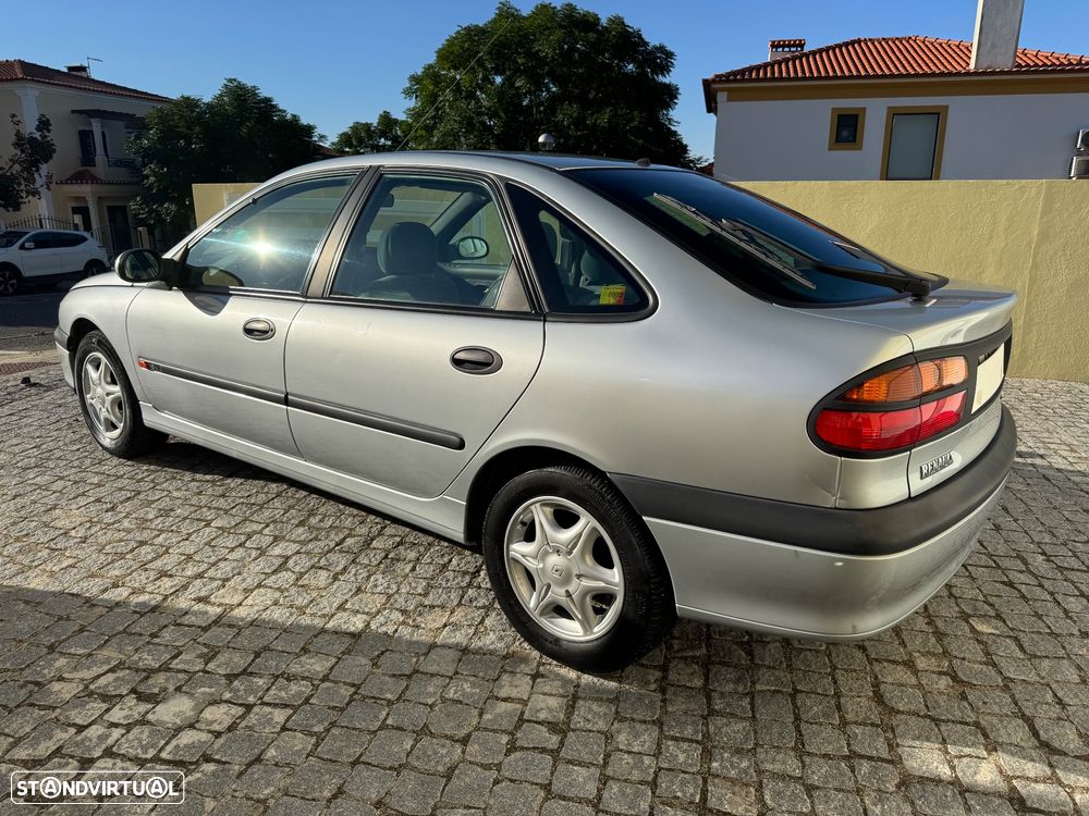 Renault Laguna 1.6 RXE - 22