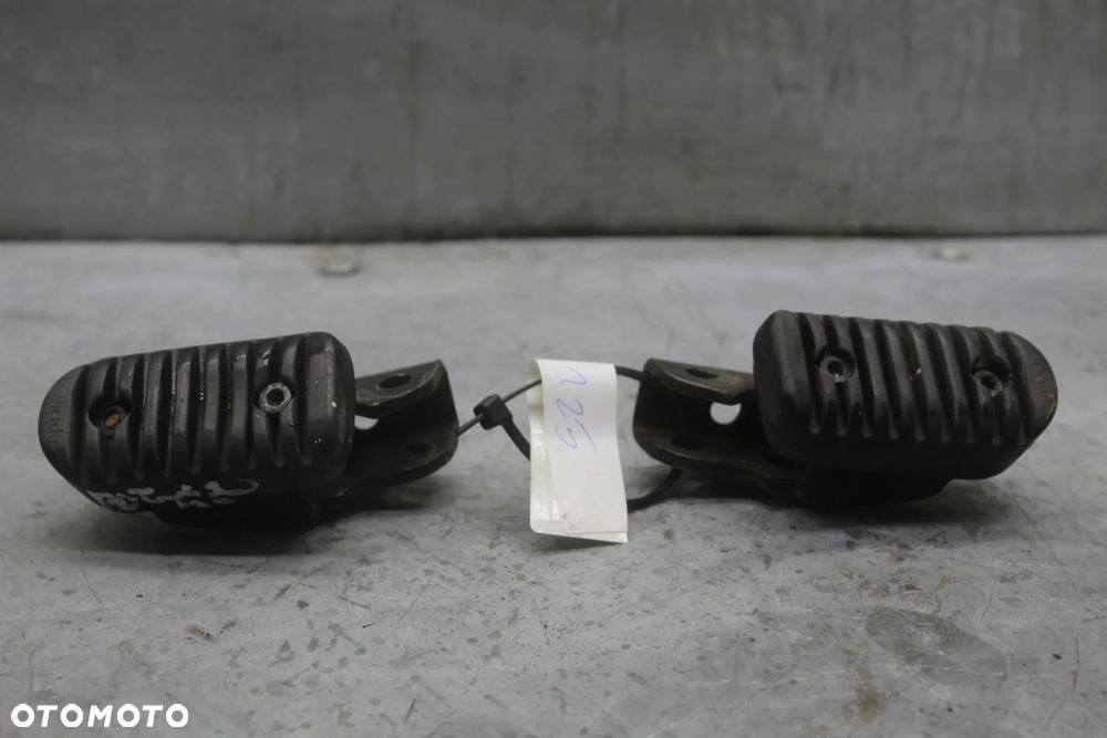 Aprilia Pegaso 125 podnóżki podnóżek - 1