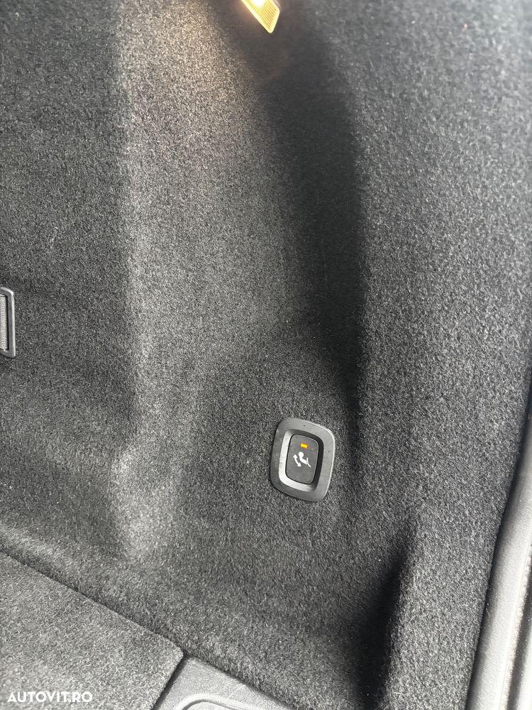 Volvo XC 60 D4 AWD Geartronic RDesign - 28