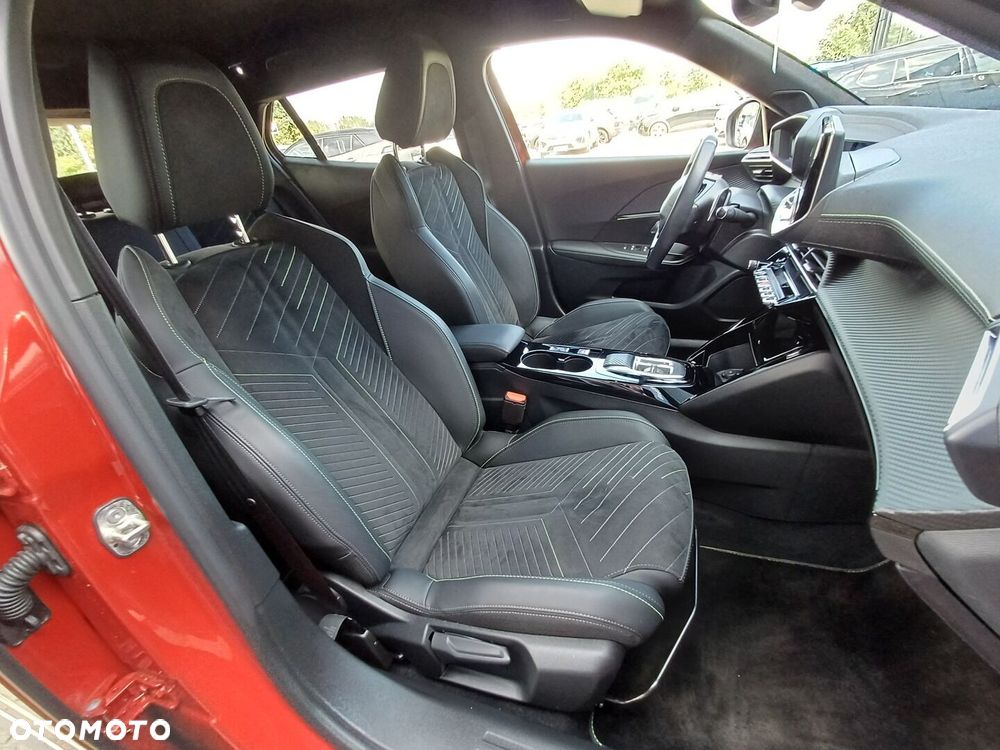 Peugeot 2008 1.2 PureTech GT S&S EAT8 - 14
