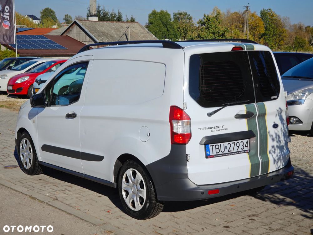 Ford Transit Courier 2014 photo 5